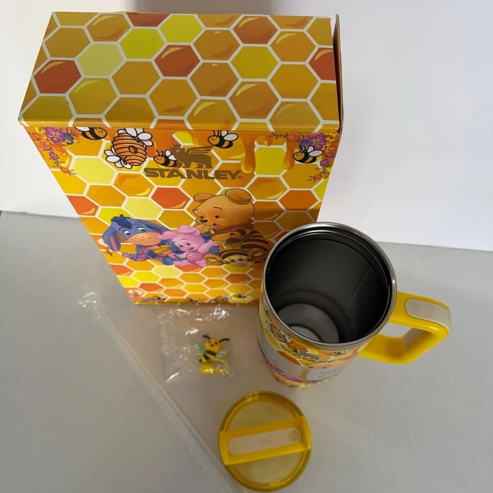 Stanley x Winnie the Pooh Yellow Honeycomb 40oz Quencher Tumbler - Picture 5 of 6